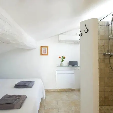 Bed & Breakfast Rue Sade Antibes