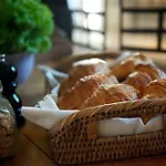 Couette-café Rue Sade Antibes
