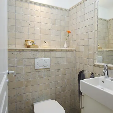 Bed & Breakfast Rue Sade 2*