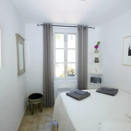 Rue Sade Bed & Breakfast