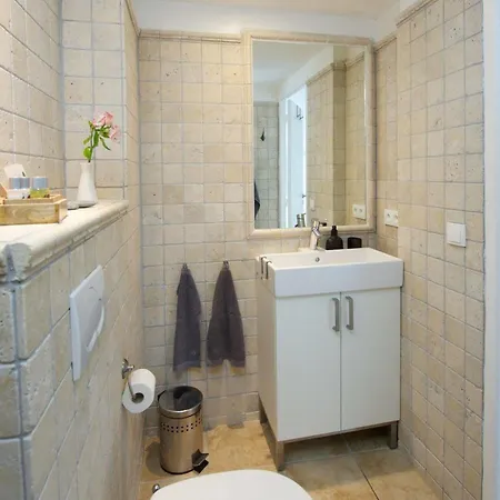 Rue Sade Bed & Breakfast 2*