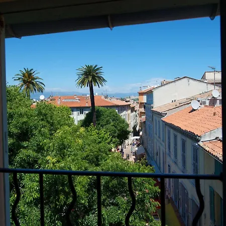 Couette-café Rue Sade Antibes