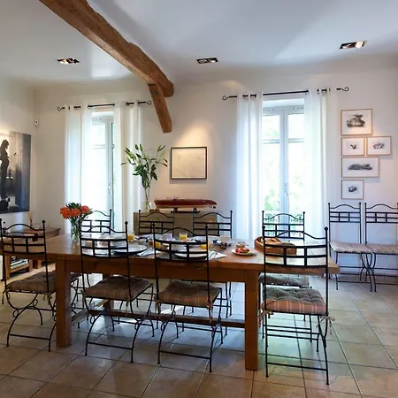 Couette-café Rue Sade Antibes