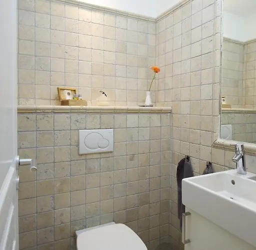 Bed & Breakfast Rue Sade 2*