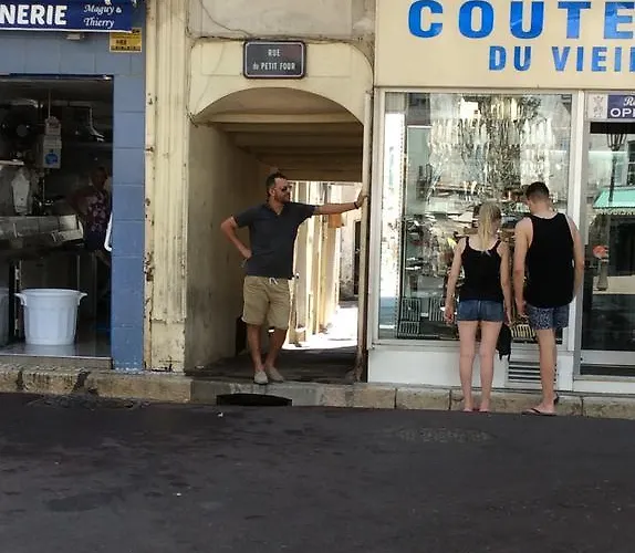 Couette-café Rue Sade Antibes