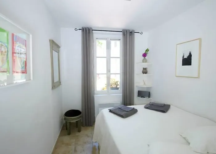 Rue Sade Bed & Breakfast