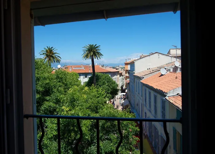 Couette-café Rue Sade Antibes