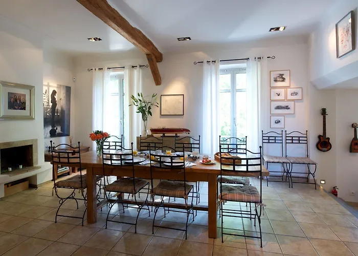 Couette-café Rue Sade Antibes